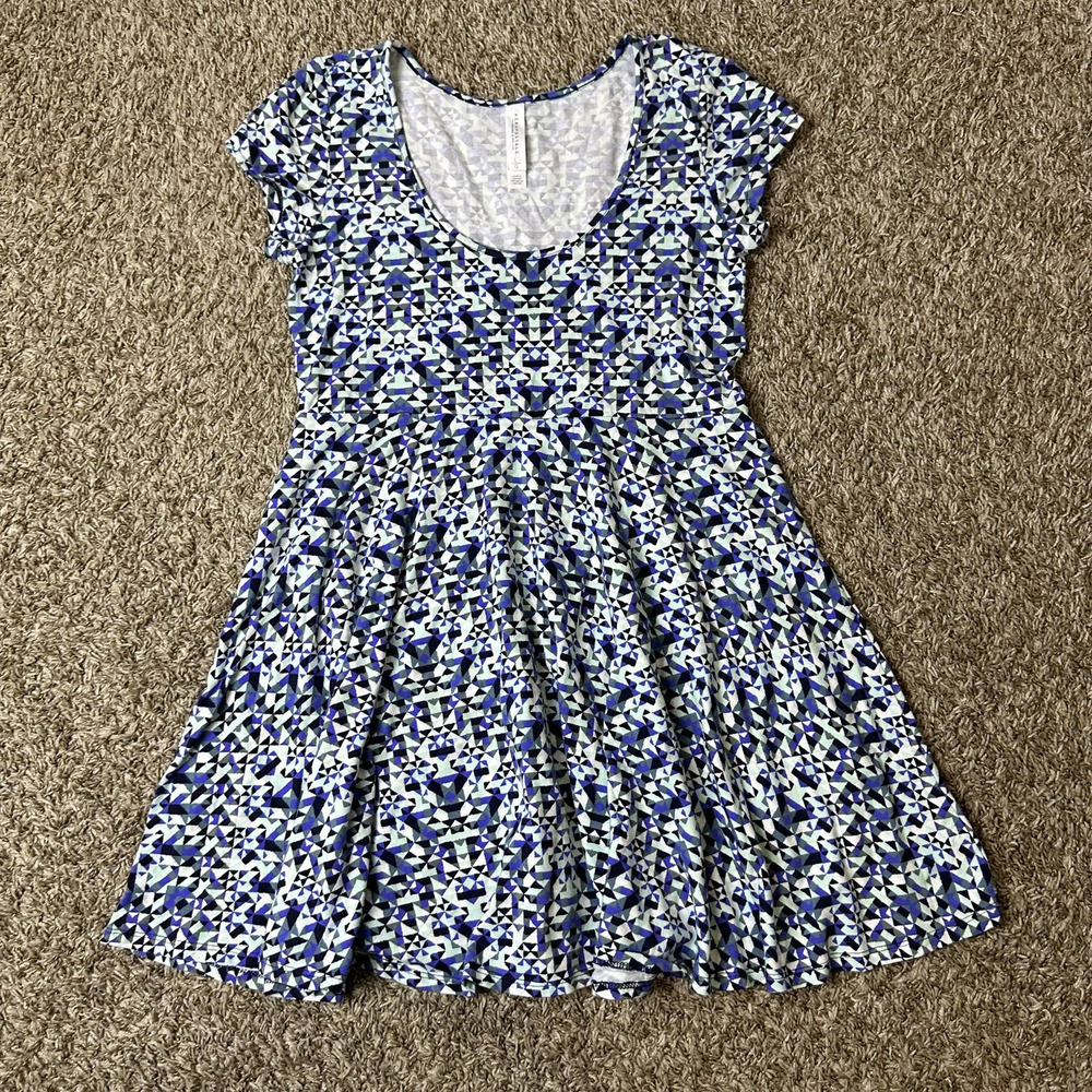 Aeropostale Large Scoop Neck Short Sleeve Skater Dress Blue White Geometric